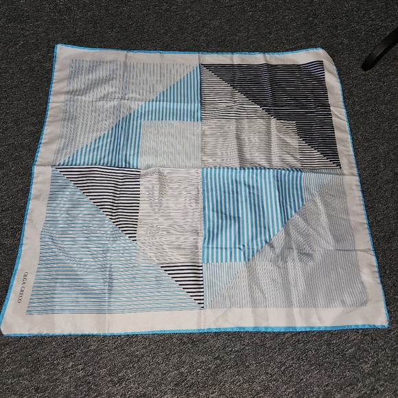 Scarves - Picture 4 of 4